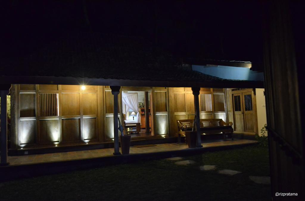 Villa Blue Steps Yogyakarta Extérieur photo